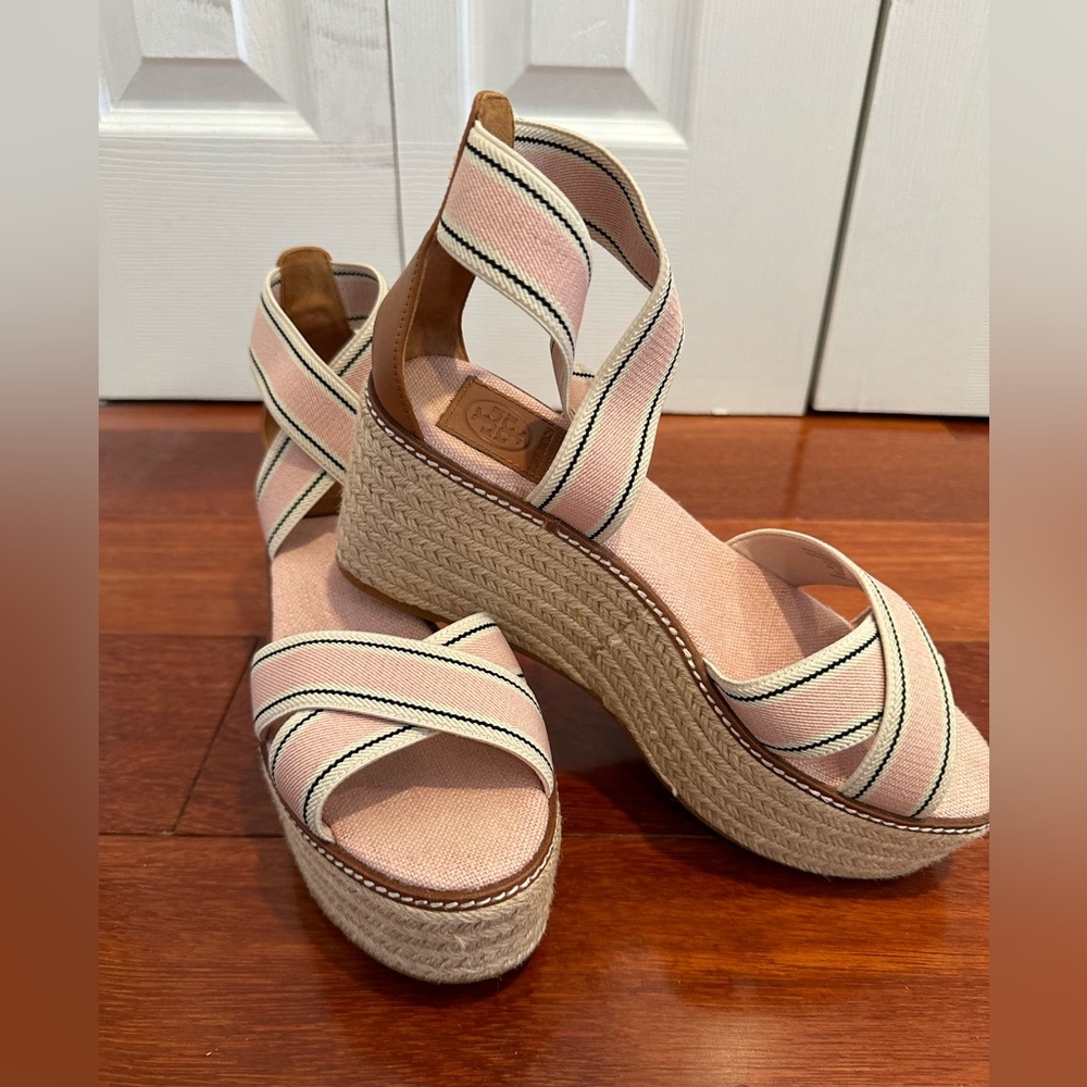 Size 9 Women’s Tory Burch Wedges worn once